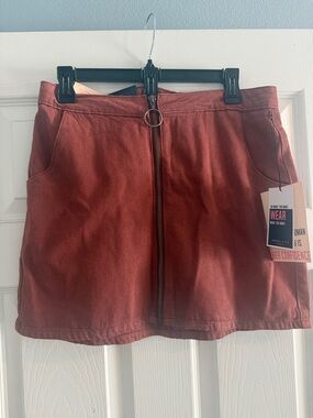 Angel Kiss Rust Red Front-Zip Mini Skirt
